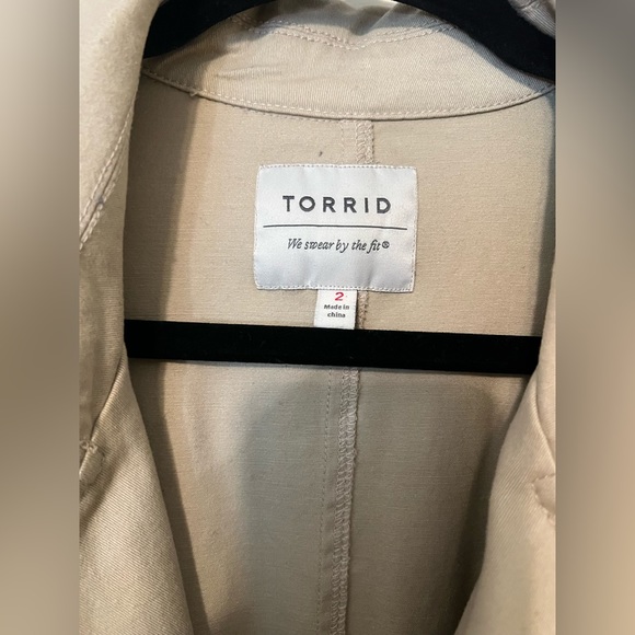 Torrid jacket size 2 women’s plus 1X 2X lightweight tan/khaki rain coat like new - Picture 2 of 11
